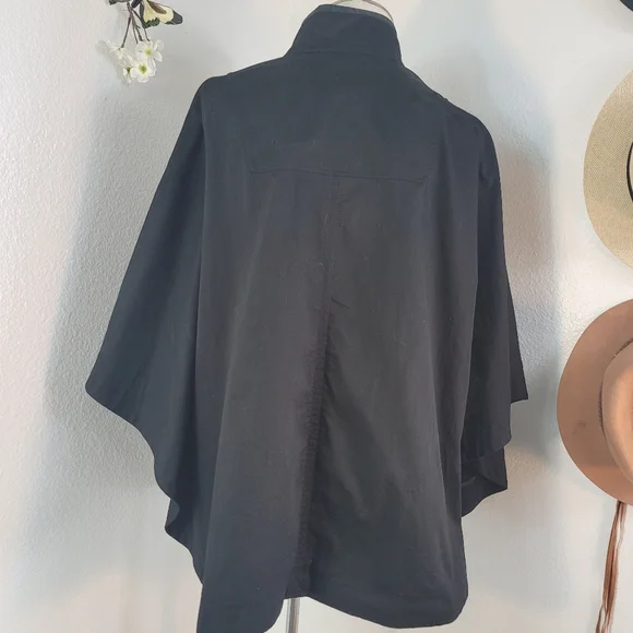 BCBGENERATION BLACK LIGHTWEIGHT PONCHO CAPE FRONT BUTTON SZ XS - Picture 8 of 16